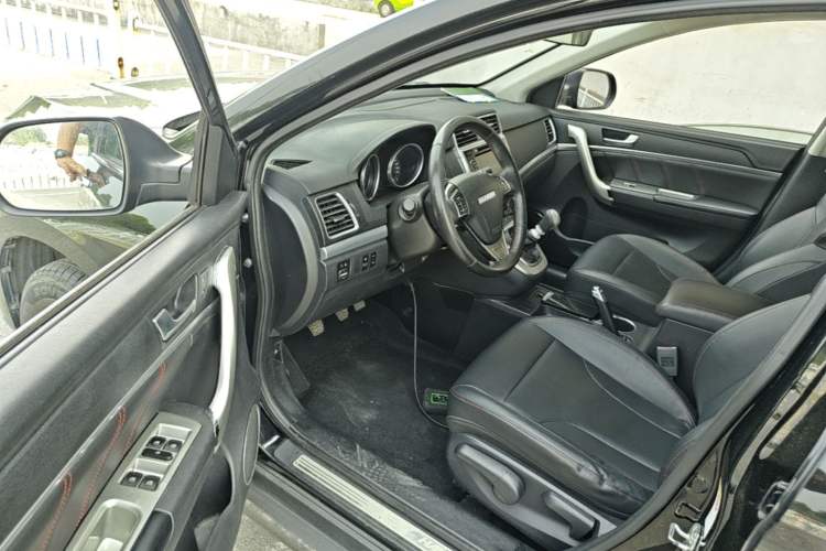 Used Haval M6 2018 1.5T Manual Two-Wheel Drive Elite Model Driver Seat