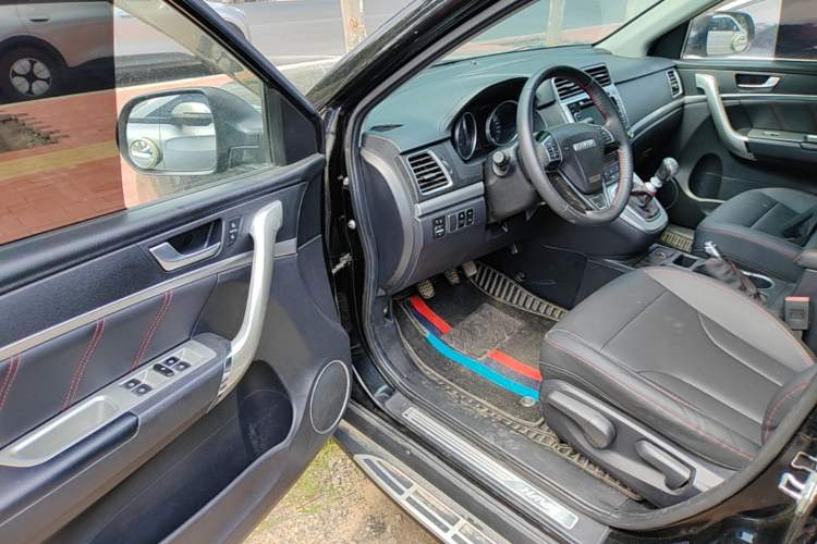 Used Haval M6 2018 1.5T Manual Two-Wheel Drive Elite Model Driver Seat