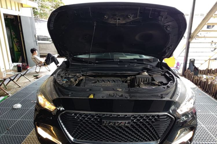 Used Haval M6 2018 Revised Version 1.5T DCT Two-Wheel Drive Elite Edition Engine Bay