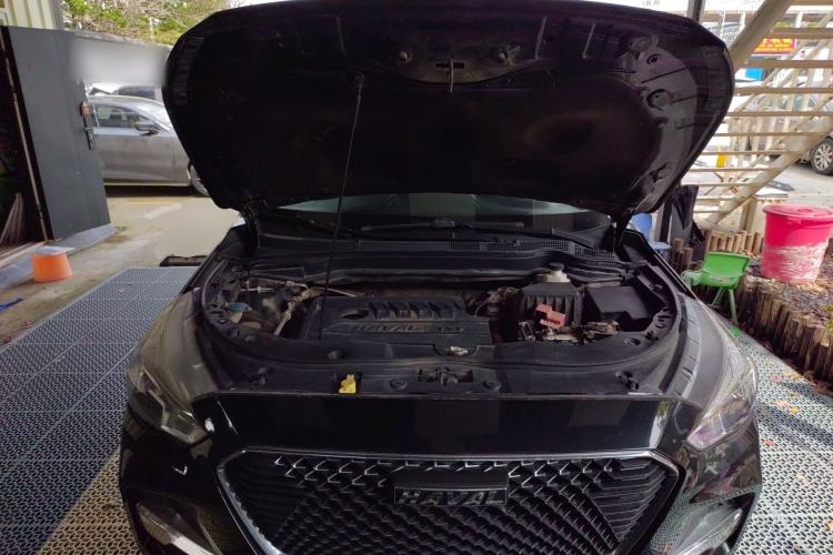 Used Haval M6 2018 Revised Version 1.5T DCT Two-Wheel Drive Elite Edition Engine Bay