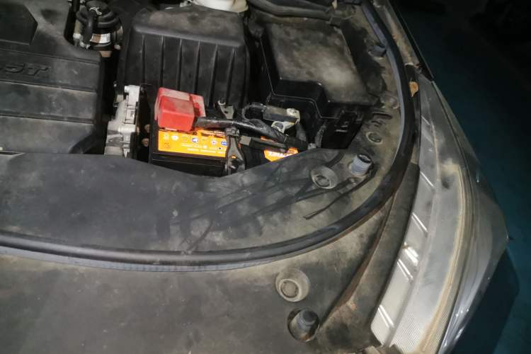 Used Haval M6 2018 1.5T Manual Two-Wheel Drive Elite Model Engine Bay Left
