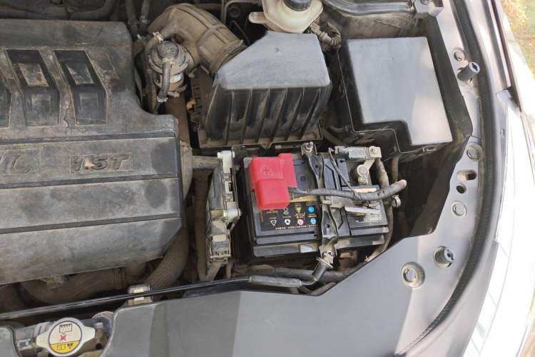 Used Haval M6 2018 1.5T Manual Two-Wheel Drive Urban Model Engine Bay Left
