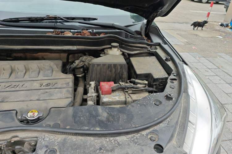 Used Haval M6 2018 Revised Version 1.5T DCT Two-Wheel Drive Elite Edition Engine Bay Left