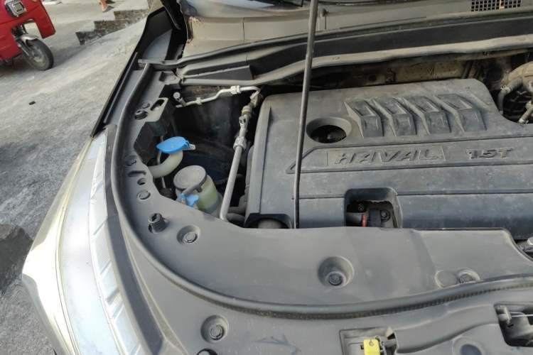Used Haval M6 2018 1.5T DCT Two-Wheel Drive Elite Model Engine Bay Right