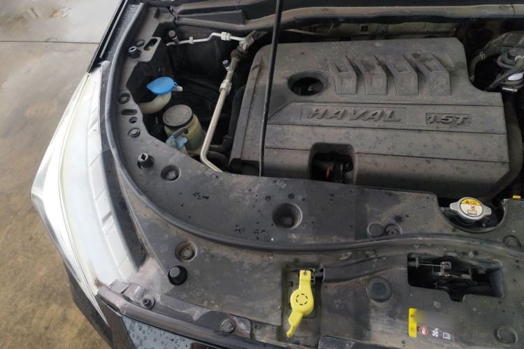 Used Haval M6 2018 Revised Version 1.5T DCT Two-Wheel Drive Elite Edition Engine Bay Right