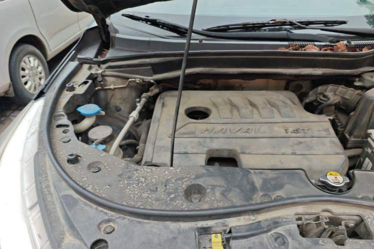 Used Haval M6 2018 Revised Version 1.5T DCT Two-Wheel Drive Elite Edition Engine Bay Right