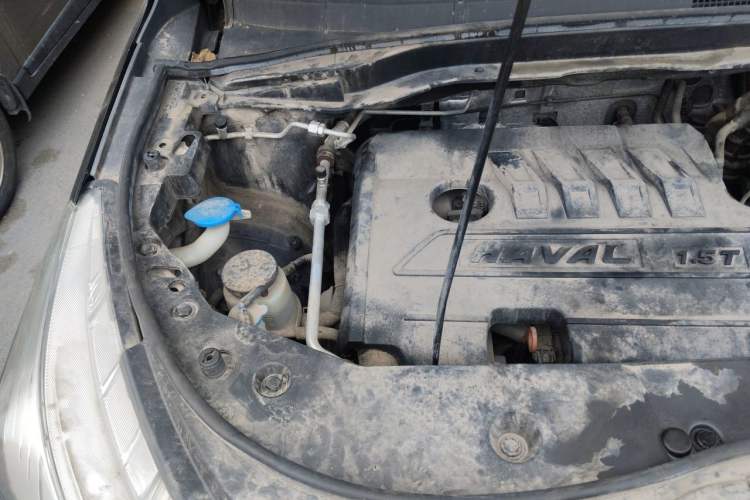 Used Haval M6 2018 Revised Version 1.5T DCT Two-Wheel Drive Urban Style Engine Bay Right