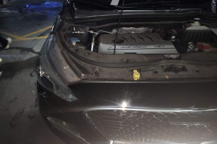 Used Haval M6 2018 1.5T DCT Two-Wheel Drive Elite Model Engine Bay Right