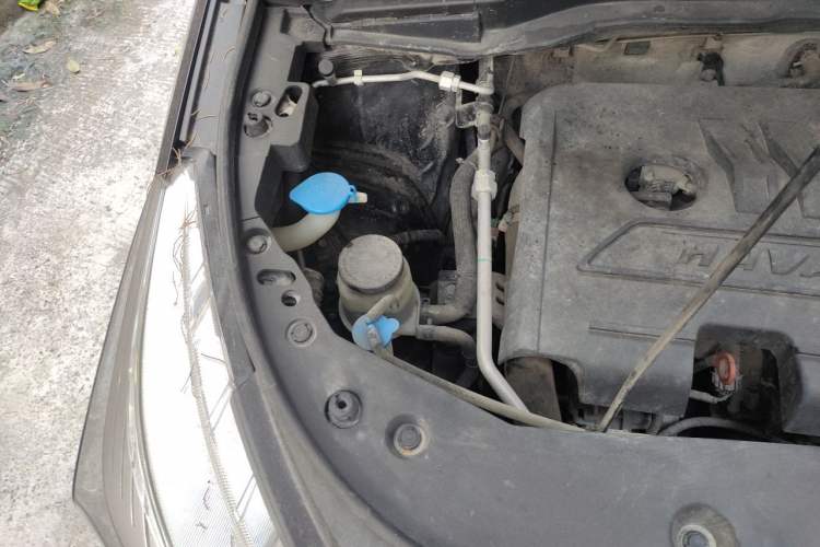 Used Haval M6 2018 1.5T Manual Two-Wheel Drive Elite Model Engine Bay Right