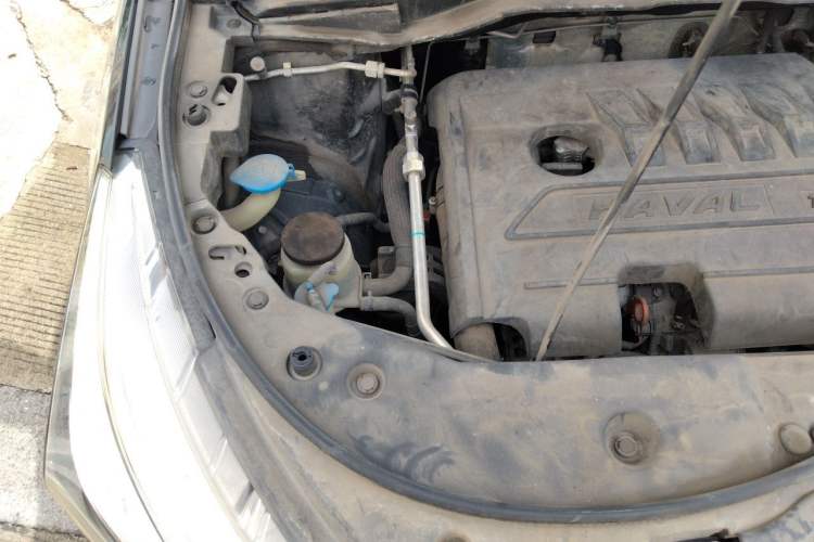 Used Haval M6 2018 1.5T Manual Two-Wheel Drive Elite Model Engine Bay Right