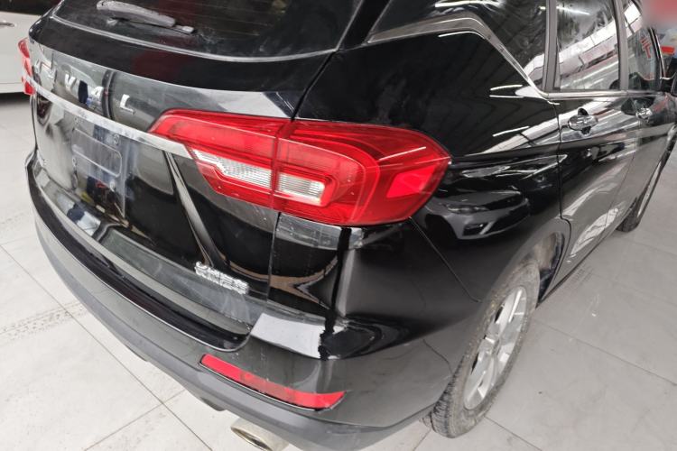 Used Haval M6 2018 Revised Version 1.5T DCT Two-Wheel Drive Urban Style Exterior 6