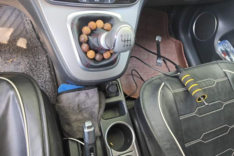 Used Haval M6 2018 1.5T Manual Two-Wheel Drive Urban Model Gear Lever