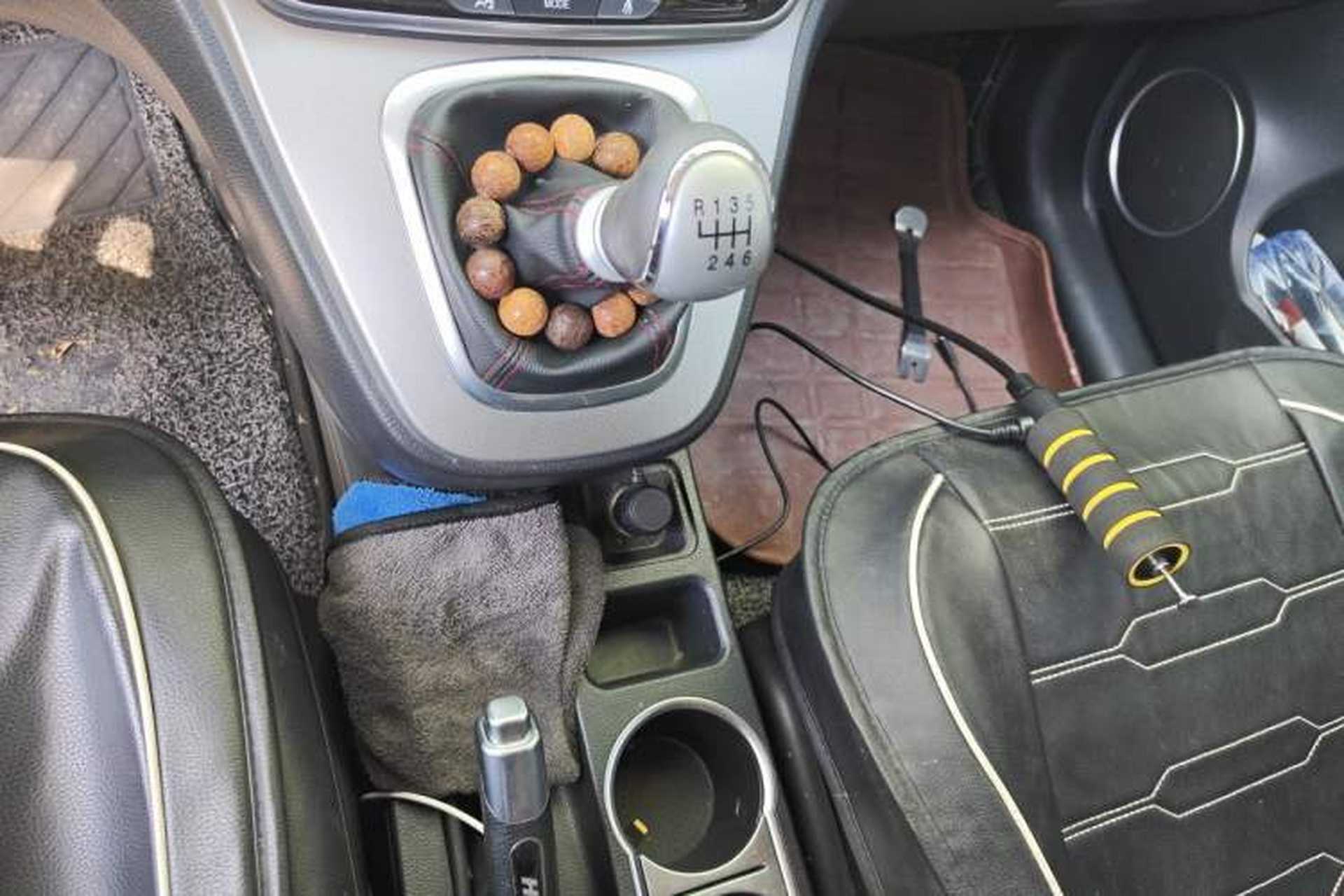 Used Haval M6 2018 1.5T Manual Two-Wheel Drive Urban Model Gear Lever