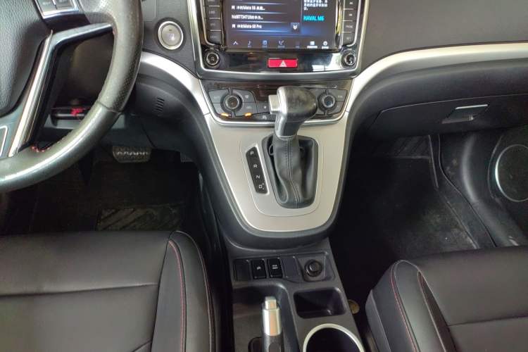 Used Haval M6 2018 Revised Version 1.5T DCT Two-Wheel Drive Elite Edition Gear Lever