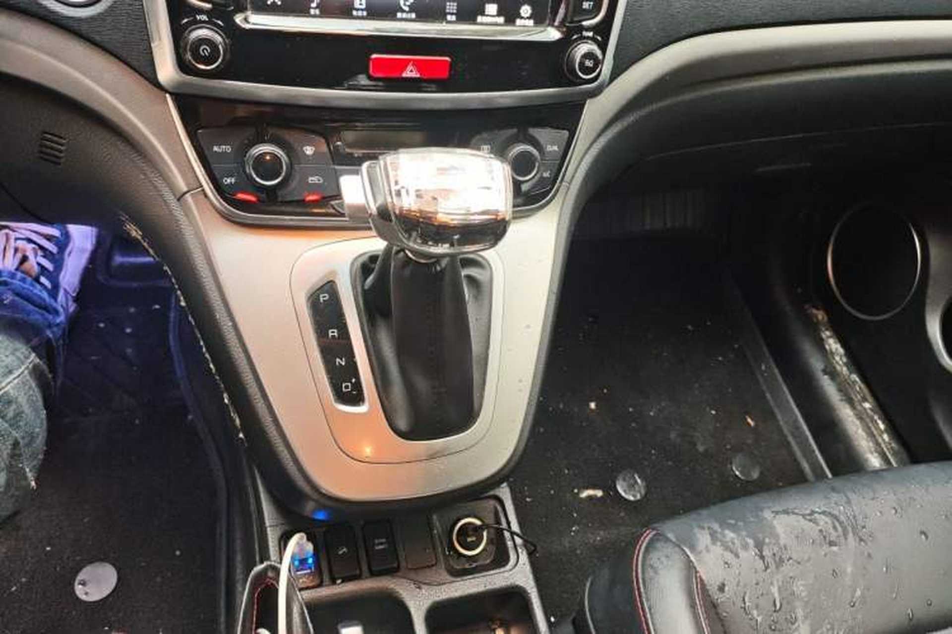 Used Haval M6 2018 Revised Version 1.5T DCT Two-Wheel Drive Elite Edition Gear Lever