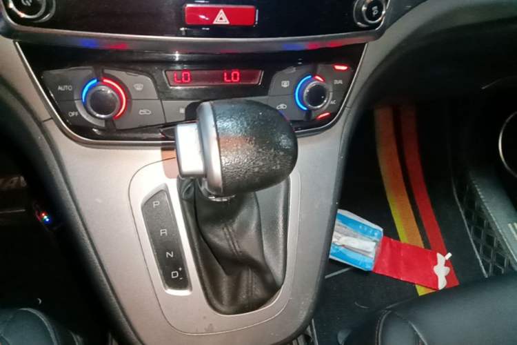 Used Haval M6 2018 1.5T DCT Two-Wheel Drive Elite Model Gear Lever
