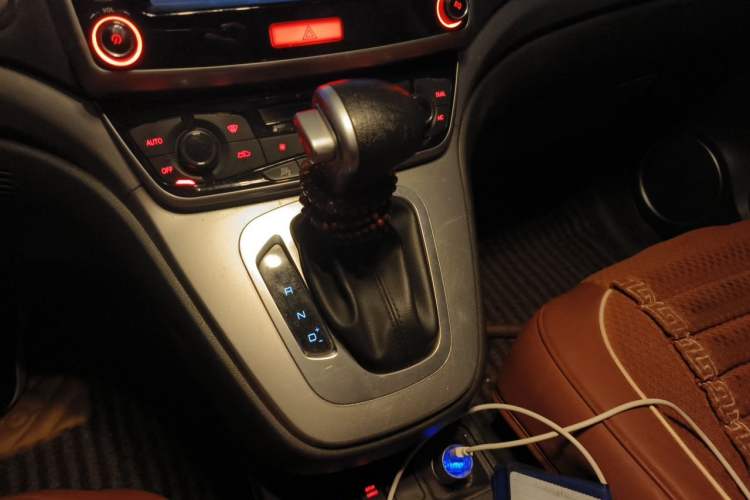 Used Haval M6 2018 Revised Version 1.5T DCT Two-Wheel Drive Elite Edition Gear Lever