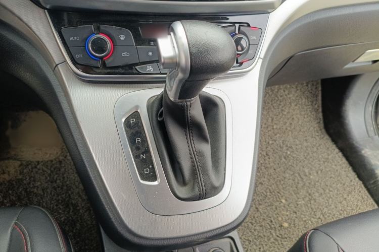 Used Haval M6 2018 Revised Version 1.5T DCT Two-Wheel Drive Elite Edition Gear Lever