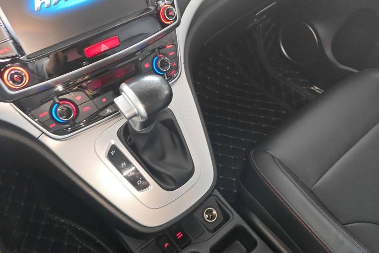 Used Haval M6 2018 Revised Version 1.5T DCT Two-Wheel Drive Elite Edition Gear Lever