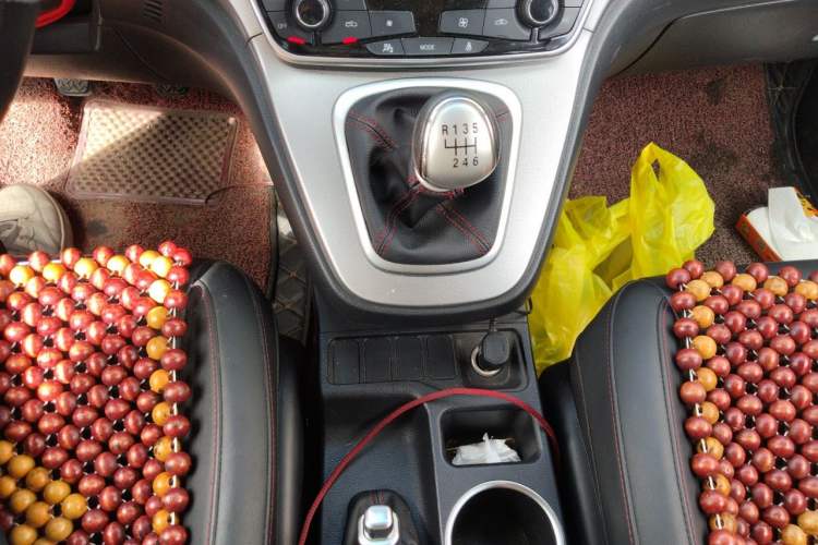 Used Haval M6 2018 1.5T Manual Two-Wheel Drive Elite Model Gear Lever
