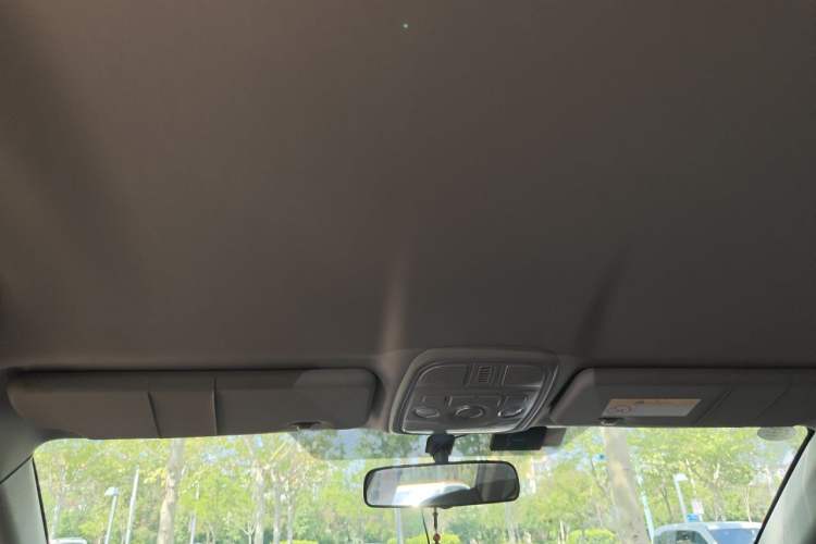 Used Haval M6 2018 1.5T Manual Two-Wheel Drive Urban Model Headliner