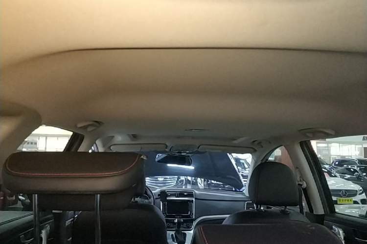Used Haval M6 2018 1.5T DCT Two-Wheel Drive Elite Model Headliner