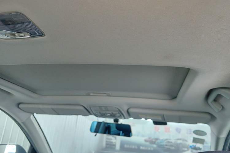 Used Haval M6 2018 Revised Version 1.5T DCT Two-Wheel Drive Elite Edition Headliner