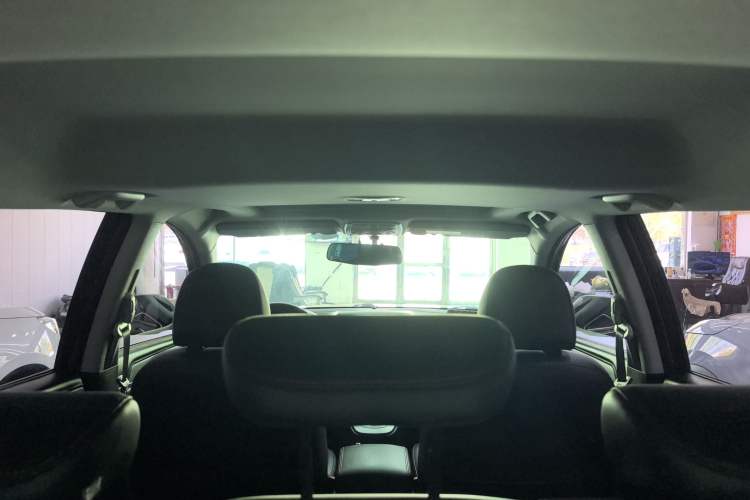Used Haval M6 2018 Revised Version 1.5T DCT Two-Wheel Drive Elite Edition Headliner