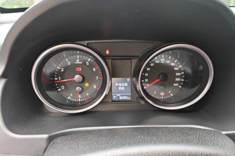 Used Haval M6 2018 Revised Version 1.5T DCT Two-Wheel Drive Elite Edition Instrument Cluster