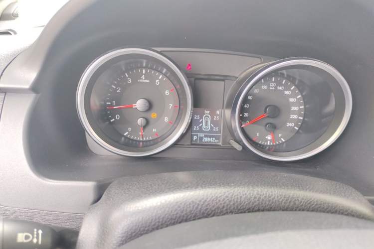 Used Haval M6 2018 Revised Version 1.5T DCT Two-Wheel Drive Elite Edition Instrument Cluster