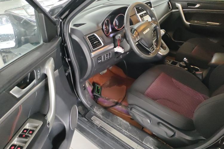 Used Haval M6 2018 Revised Version 1.5T DCT Two-Wheel Drive Urban Style Interior 3