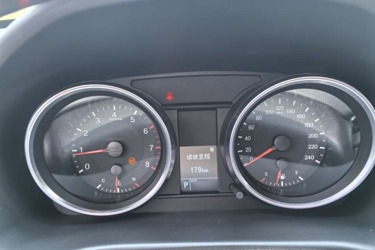 Used Haval M6 2018 Revised Version 1.5T DCT Two-Wheel Drive Elite Edition Interior 3