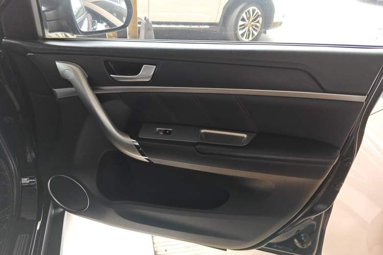 Used Haval M6 2018 Revised Version 1.5T DCT Two-Wheel Drive Elite Edition Interior 3