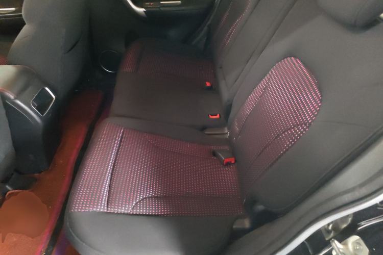 Used Haval M6 2018 Revised Version 1.5T DCT Two-Wheel Drive Urban Style Interior 4