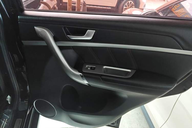 Used Haval M6 2018 Revised Version 1.5T DCT Two-Wheel Drive Elite Edition Interior 4