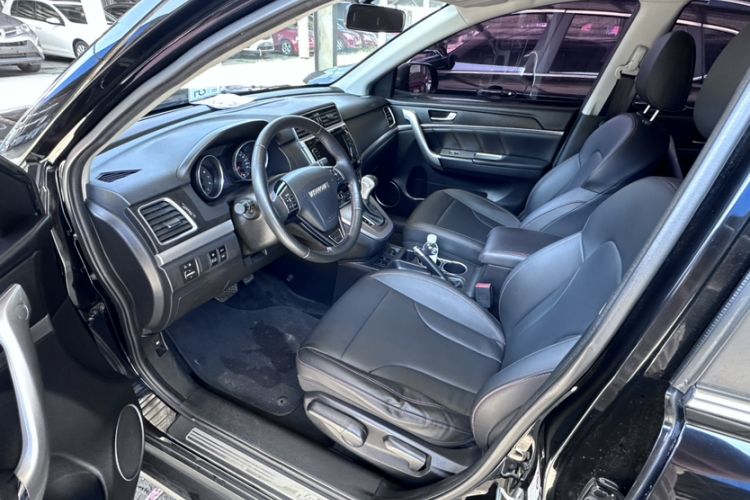 Used Haval M6 2018 Revised Version 1.5T DCT Two-Wheel Drive Elite Edition Interior 5