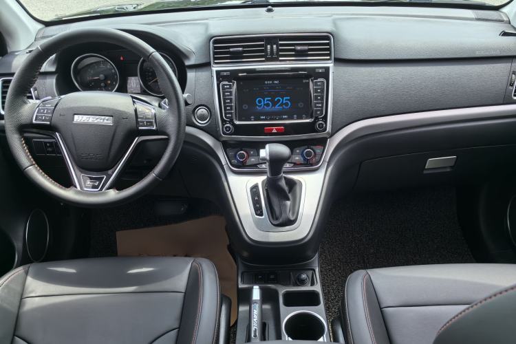 Used Haval M6 2018 Revised Version 1.5T DCT Two-Wheel Drive Elite Edition Interior 6