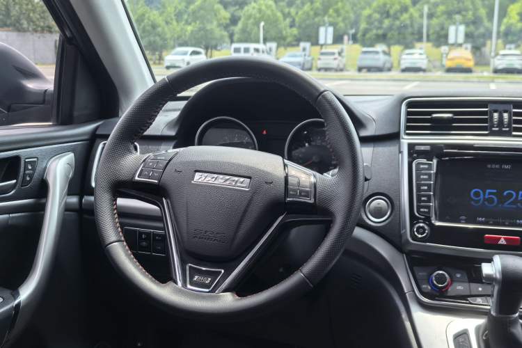 Used Haval M6 2018 Revised Version 1.5T DCT Two-Wheel Drive Elite Edition Interior 7