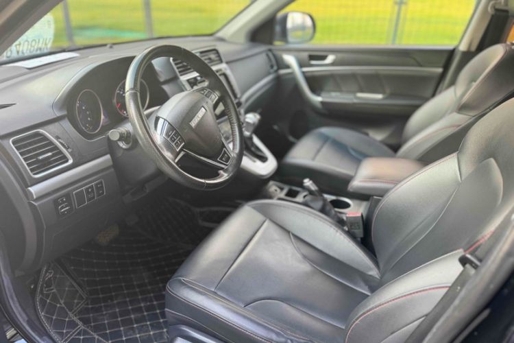 Used Haval M6 2018 Revised Version 1.5T DCT Two-Wheel Drive Elite Edition Interior 9