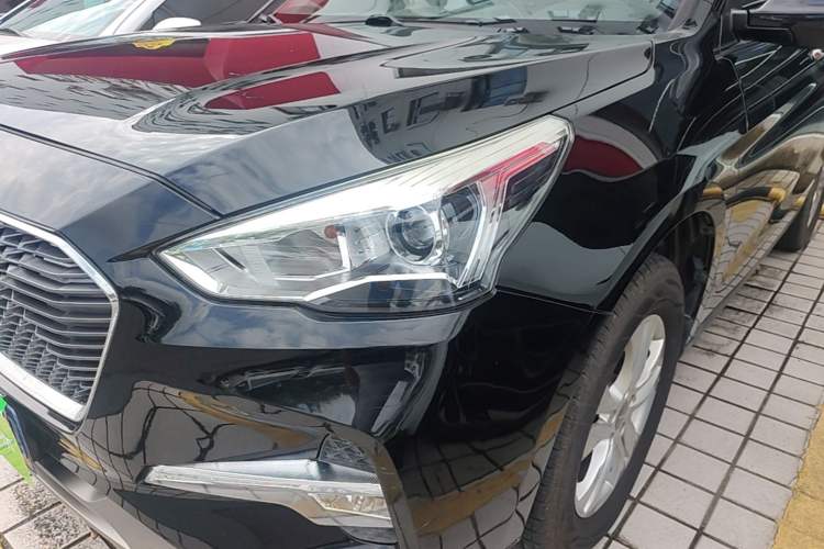 Used Haval M6 2018 Revised Version 1.5T DCT Two-Wheel Drive Elite Edition Left Front Headlight