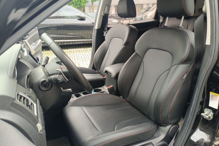 Used Haval M6 2018 Revised Version 1.5T DCT Two-Wheel Drive Elite Edition Left Front Seat