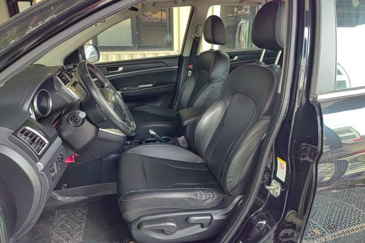 Used Haval M6 2018 Revised Version 1.5T DCT Two-Wheel Drive Elite Edition Left Front Seat