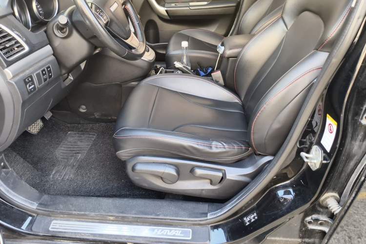 Used Haval M6 2018 Revised Version 1.5T DCT Two-Wheel Drive Elite Edition Left Front Seat
