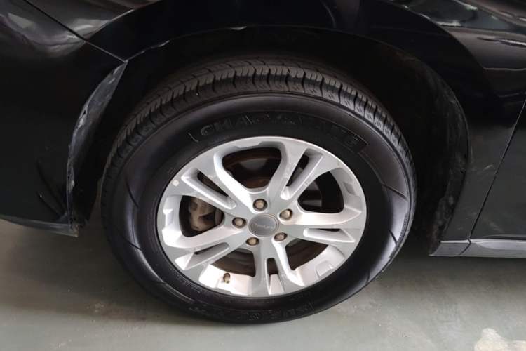 Used Haval M6 2018 1.5T DCT Two-Wheel Drive Elite Model Left Front Wheel Hub