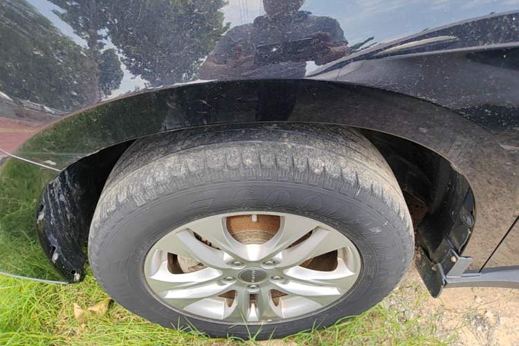 Used Haval M6 2018 1.5T Manual Two-Wheel Drive Elite Model Left Front Wheel Hub