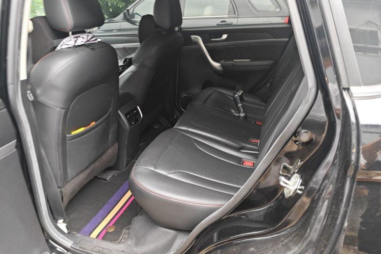 Used Haval M6 2018 Revised Version 1.5T DCT Two-Wheel Drive Elite Edition Left Rear Seat