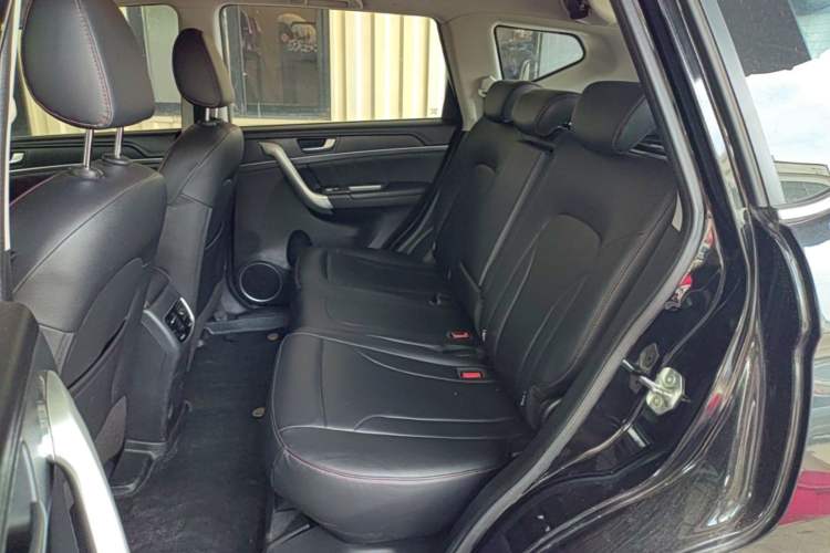 Used Haval M6 2018 Revised Version 1.5T DCT Two-Wheel Drive Elite Edition Left Rear Seat
