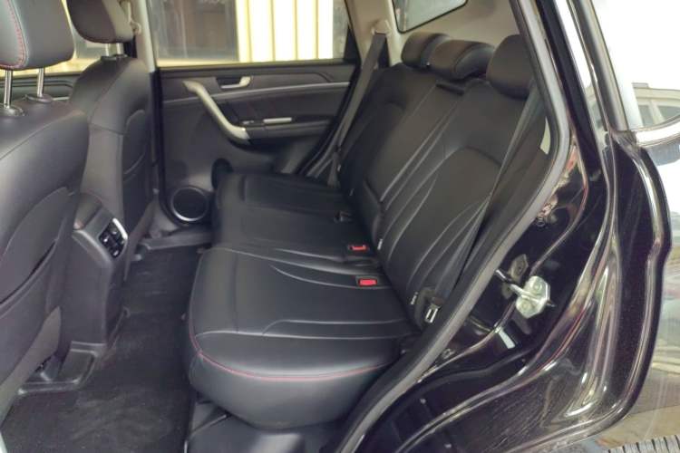 Used Haval M6 2018 Revised Version 1.5T DCT Two-Wheel Drive Elite Edition Left Rear Seat