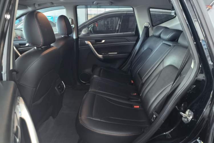 Used Haval M6 2018 Revised Version 1.5T DCT Two-Wheel Drive Elite Edition Left Rear Seat