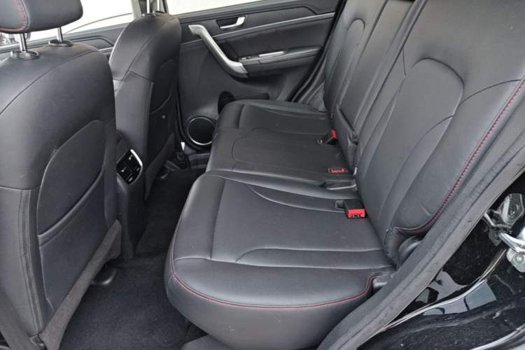 Used Haval M6 2018 1.5T Manual Two-Wheel Drive Elite Model Left Rear Seat